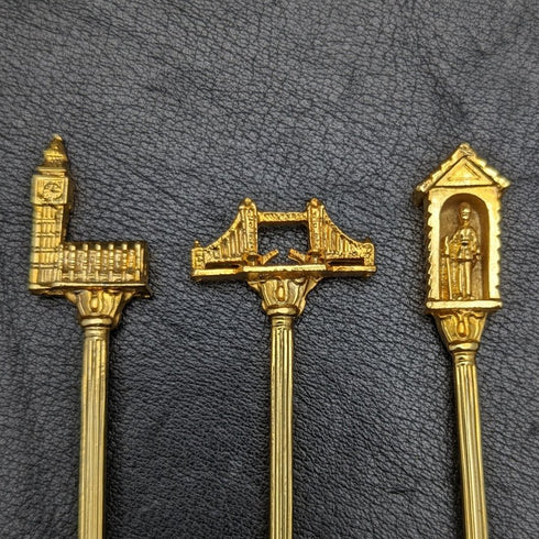 British vintage gold plated teaspoon set of 6 in a case